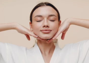 Face Yoga | YogaLounge