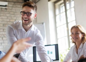 Colaboradores da Sua Empresa são Felizes | YogaLounge
