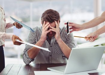 Burnout: Prevenção e Tratamento. Descubra como o Yoga o Pode Ajudar | YogaLounge