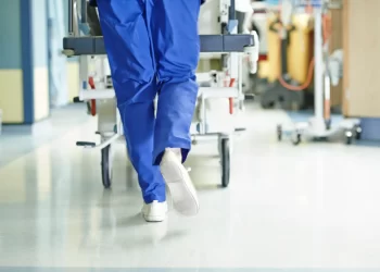 Profissionais da saúde: Como gerir o stress no trabalho hospitalar? | YogaLounge