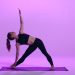 Descubra como ensinar yoga e transformar vidas! Este guia prático irá ajudá-lo a se tornar um instrutor de yoga feliz e realizado | YogaLounge