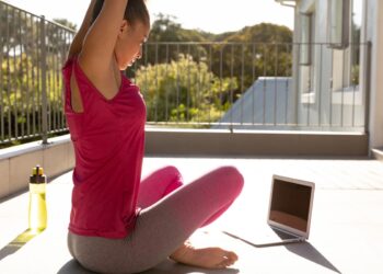 Featured image for: Como Criar uma Rotina de Yoga Matinal sem Wi-Fi: Um Desafio de 30 Dias