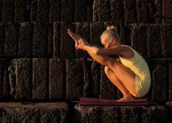 Featured image for: Re erguer das Cheias e da Lama: Como a filosofia do Yoga ajuda a lidar com a perda material em tempos de cheias.