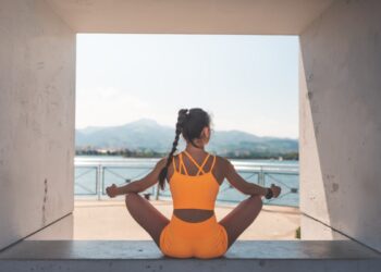 Featured image for: As 10 Melhores Praias para Praticar Yoga nas Férias de Verão 2026